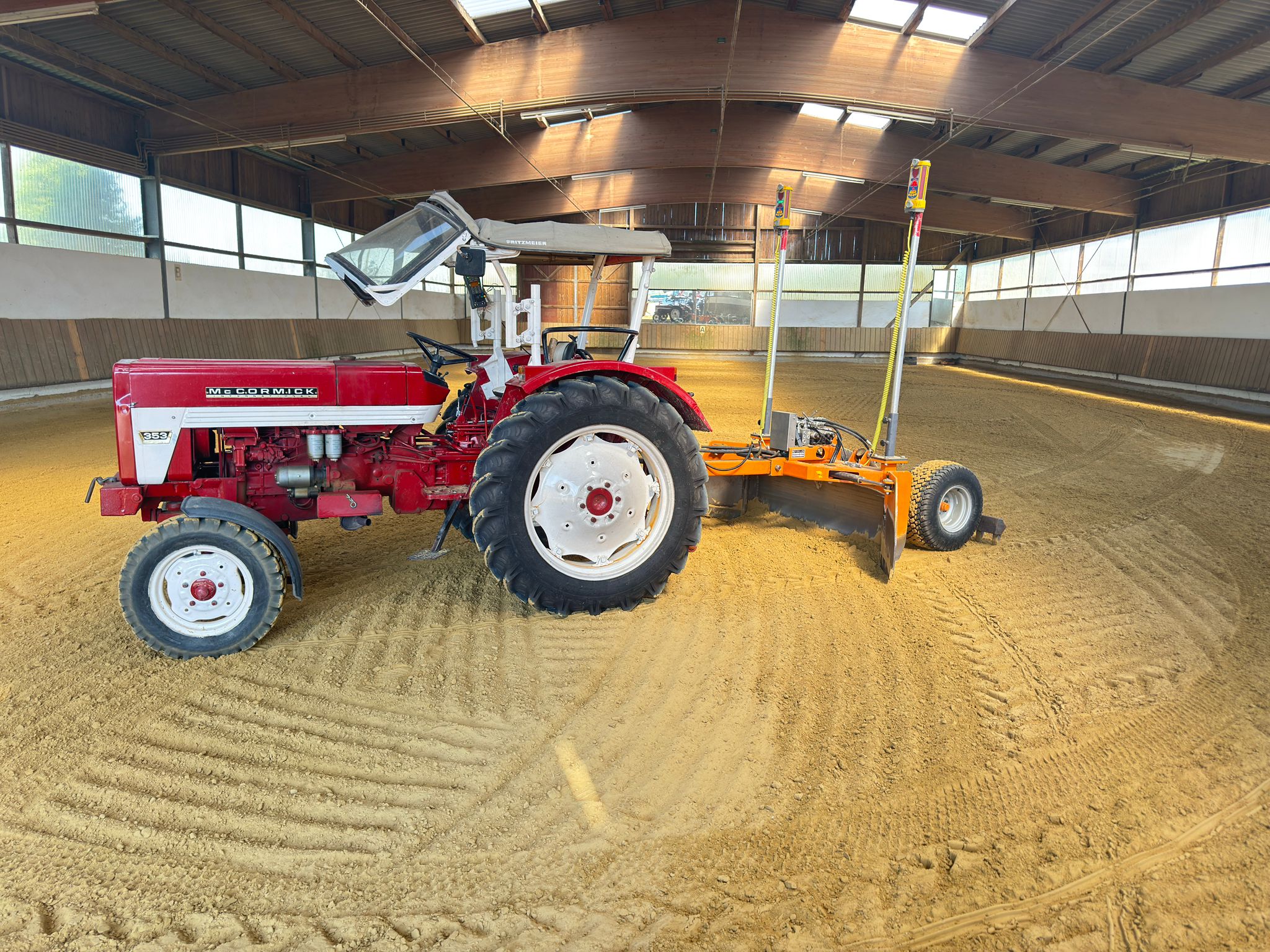 Laserpräzision für die Reithalle